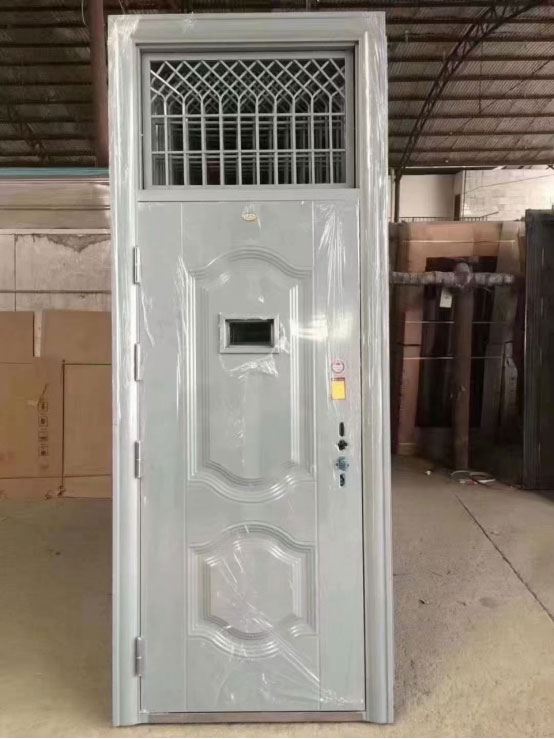 吐鲁番学校教室门