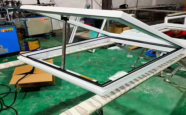 某地下车库出入口吐鲁番排烟窗配置工程