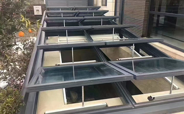 某轨道交通车辆维修车间吐鲁番排烟窗应用