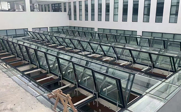 百安科技有限公司近期吐鲁番排烟窗项目案例分享 百安科技有限公司近期吐鲁番排烟窗项目案例分享