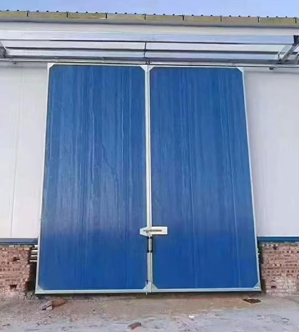 吐鲁番工业门在大型仓储物流通道中的应用实例