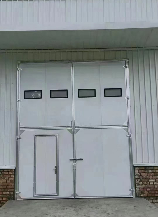 吐鲁番工业门在设备装配车间出入口的实施记录