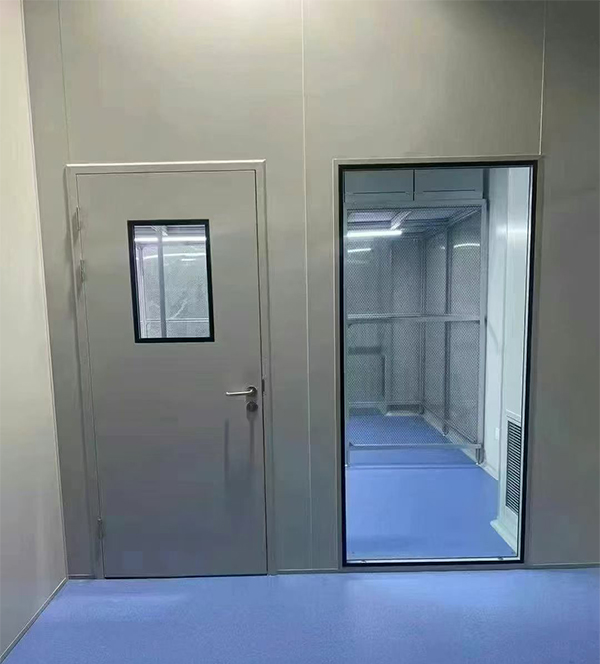 学校教学楼完成吐鲁番防火门标准化安装